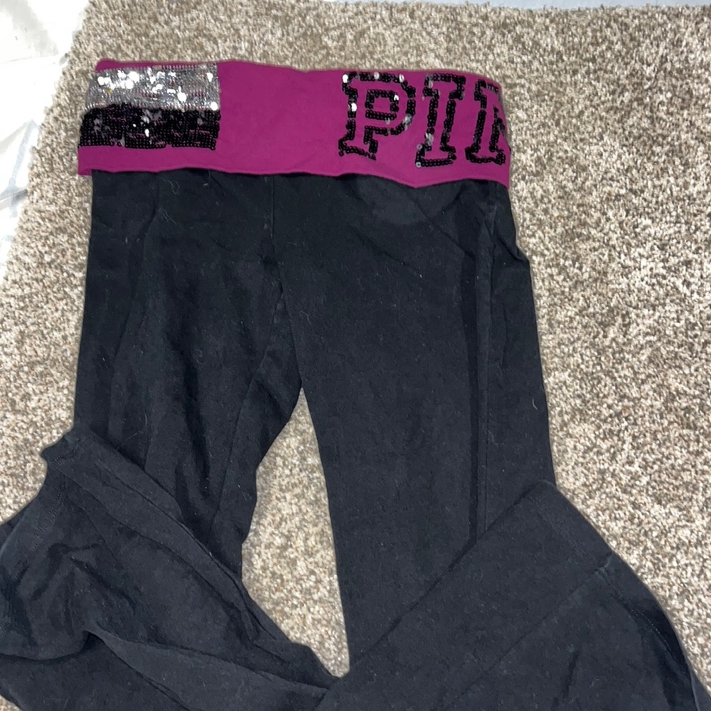 pink yoga pants